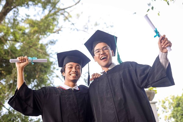 Quels diplômes viser pour une carrière dans la recherche en microbiologie appliquée à l'agroalimentaire?